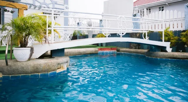 Grand Peninsula Suites