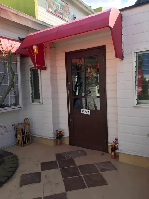 ピースパレス津店