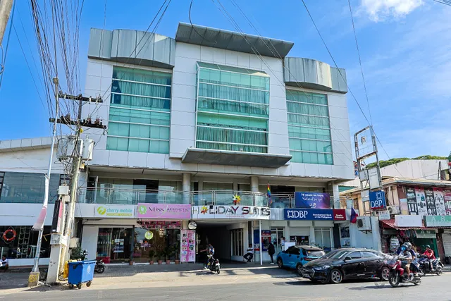 Holiday Suites Business District Formerly Empire Suites Hotel