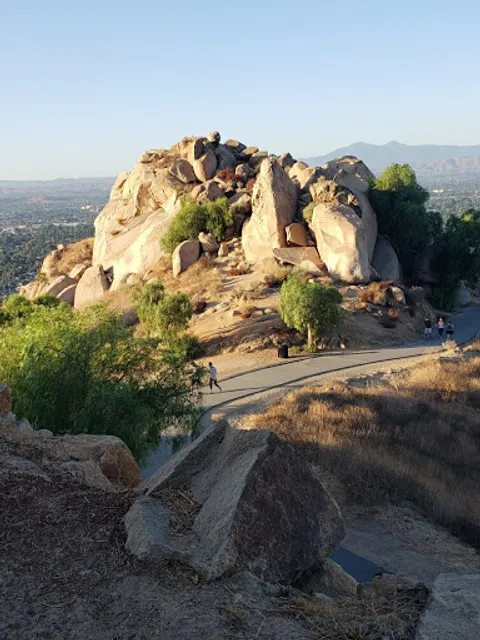 Mount Rubidoux Trailhead