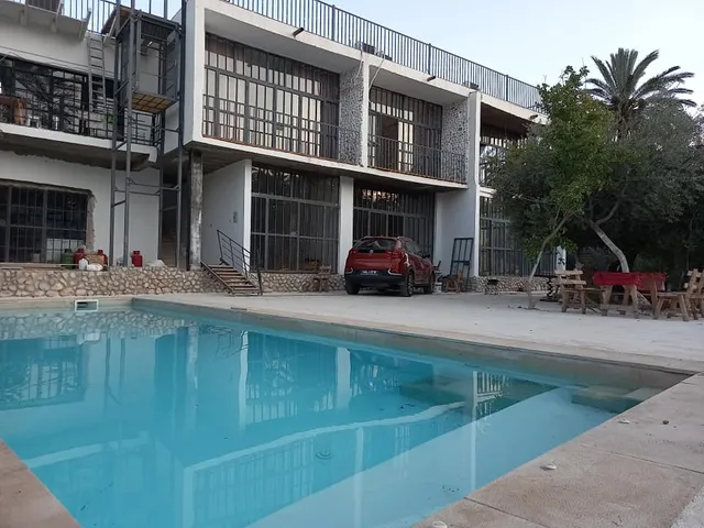 Apostrophe for the French word d'artistes