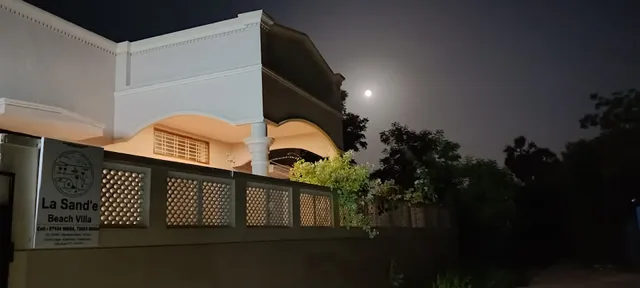 La Sand'e Beach Villa with swimming pool