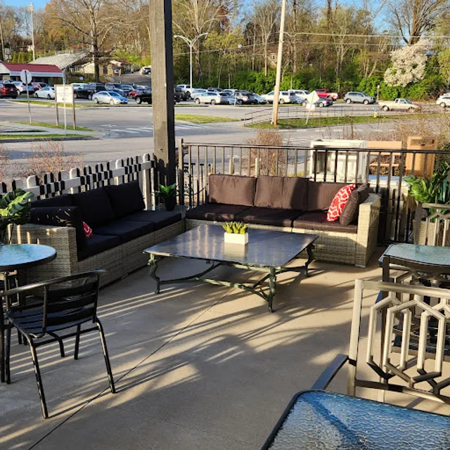 201 Café and Wine Bar