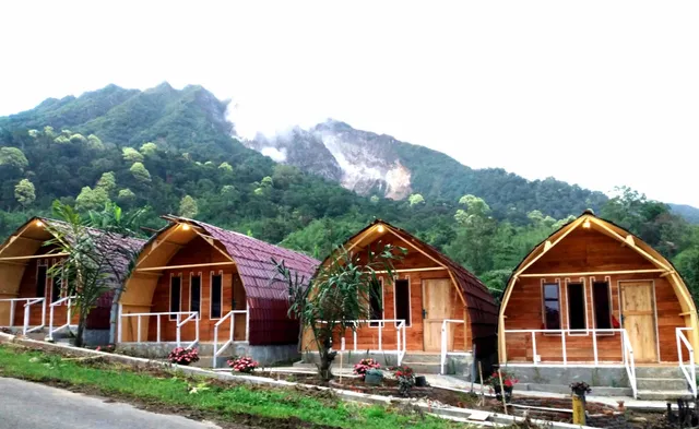 Penginapan Puncak Dua sidebuk debuk air panas berastagi