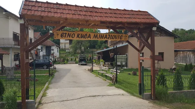 Etno kuća Mihajlović