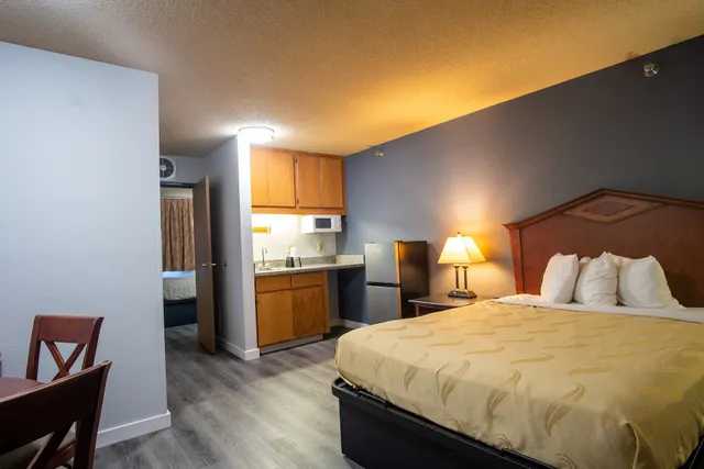 Blue Way Inn & Suites Eagan