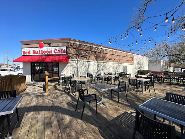 Red Balloon Cafe