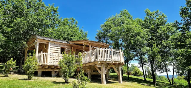 Domaine de Pech & Lafon. Cabanes avec SPA privatif.