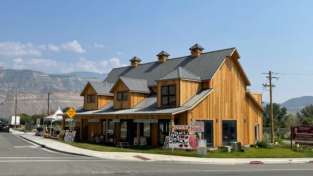 Palisade Peach Shack Local Market & Fruit Stand