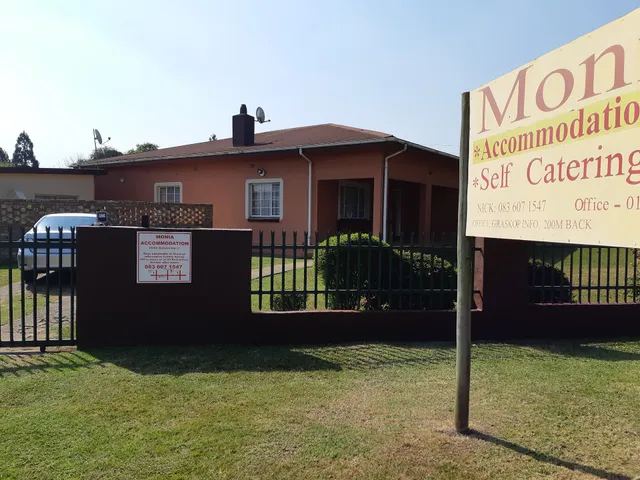 Monia Accommodation/ Monia Holiday House