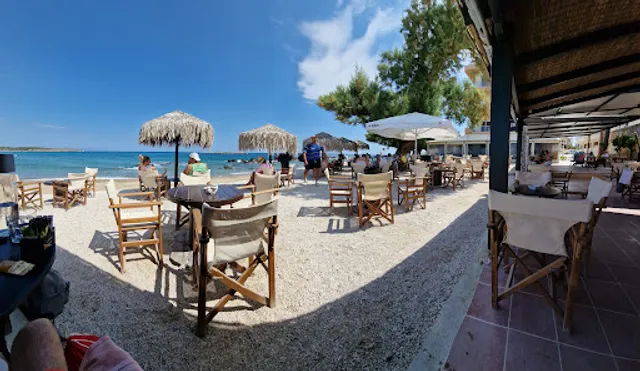 ALMIRIKI seaside coffee bar