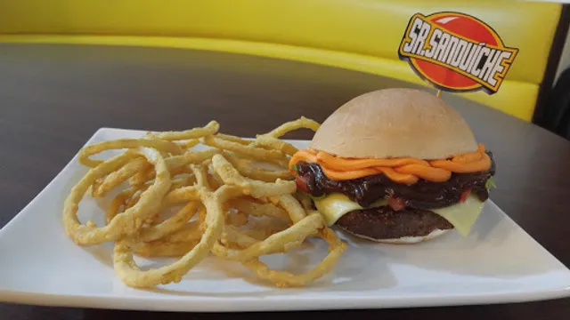 Sr. Sanduíche e Marmitas do senhor