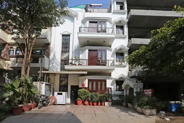 OYO Hotel Imperial Inn Near Aravali Biodiversity Park