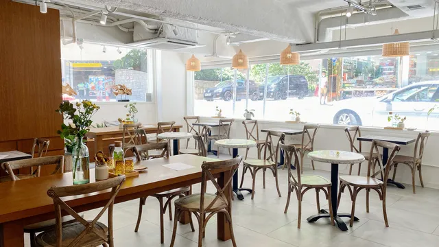 SOUTH LANE (Shek Tong Tsui)