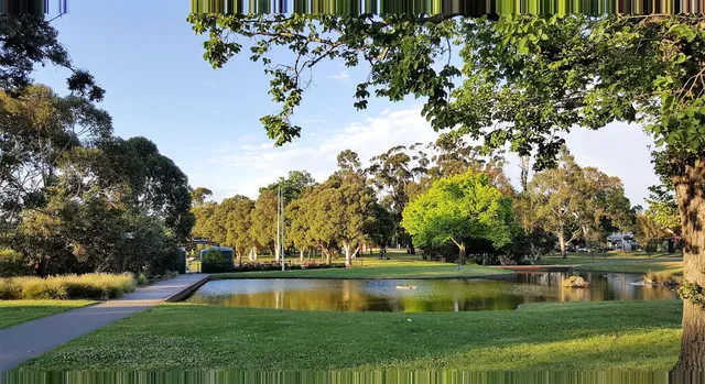 200-590 Royal Parade