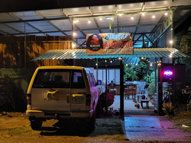 El almirante en Dolce Uvita