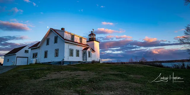 Fort Point Lighthouse