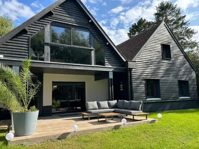 Gîte de la Héronnière – Gîte de Groupe avec Spa et Salle de Jeux, Séjour Nature à Moulle, Nord-Pas-de-Calais