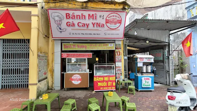 Bánh Mì Gà Cay YNa