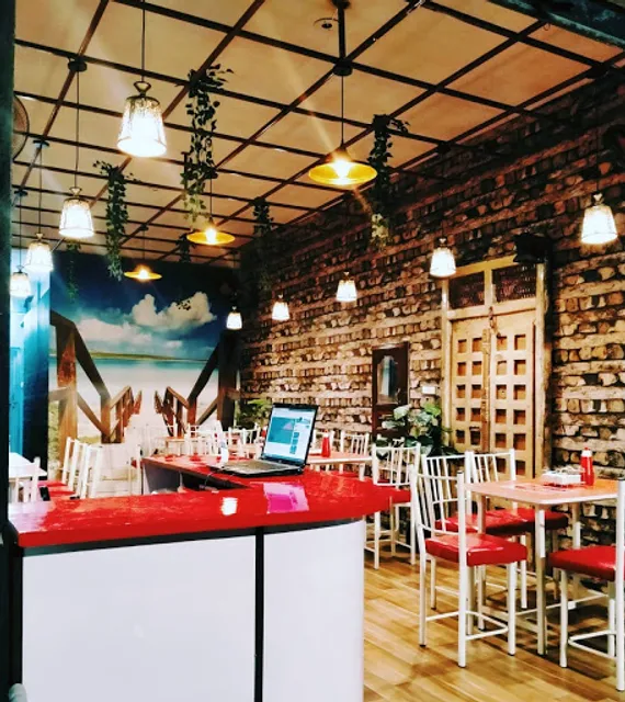 Fourteen Cafe & Lounge