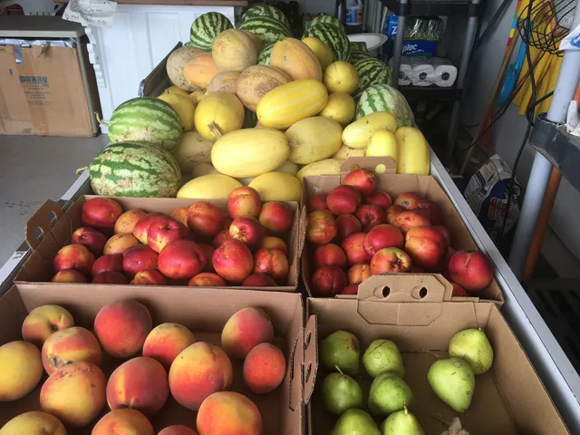 John & Linda's Fruit and Berry Farm