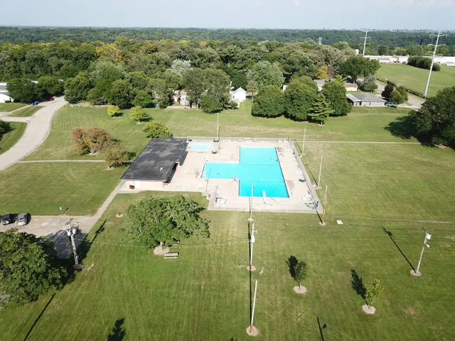 Oglesby Public Swimming Pool