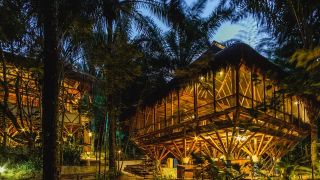 Universo Pol Bamboo Hostel