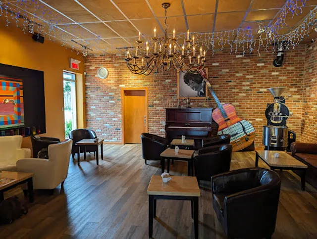 Le Moussonneur Café - Boutique