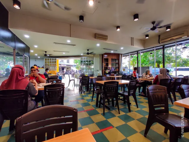 Ayam Gepuk Pak Raden Perda