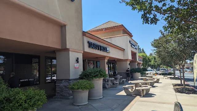 Tasty Box BBQ & Bistro