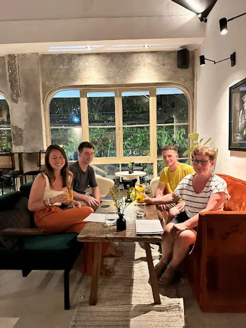 Manhattan Kitchen & Cocktail Bar