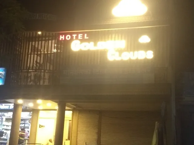 Hotel Golden Clouds