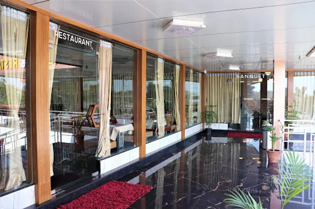 Sarvottam Banquet & Restaurant / Suraj Farm