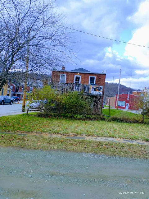 Anthony's Hotel & Tavern