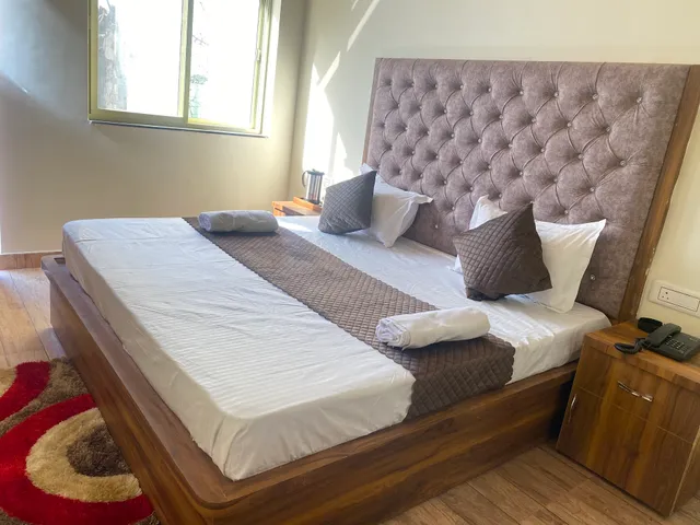 Hotel Royal Shivam Residence & Restaurant