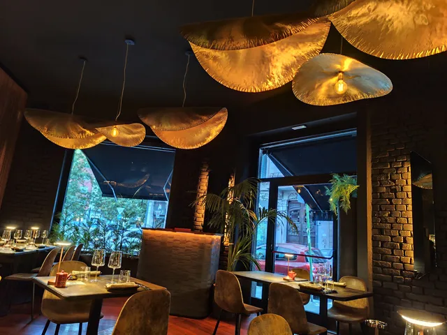 View Live Restaurant