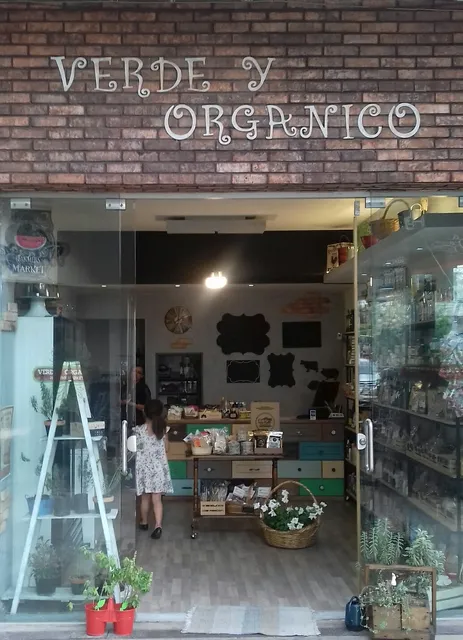 VERDE Y ORGANICO