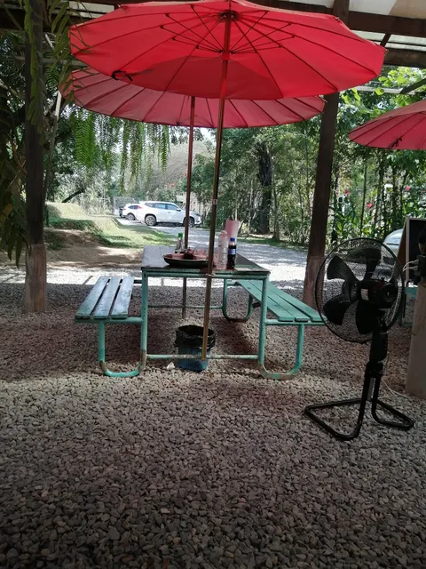 รุ่งอรุณแห่งความสุข เมล่อน & ฟาร์ม