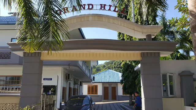 Grand Hill Hotel