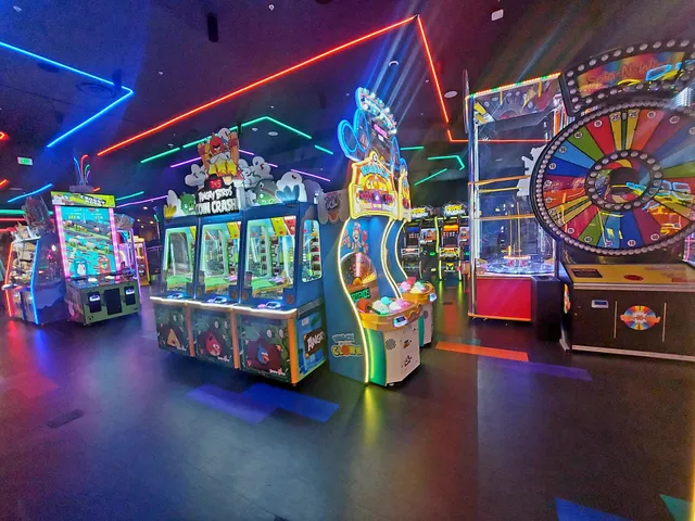 Arcade at the Horseshoe Center Strip