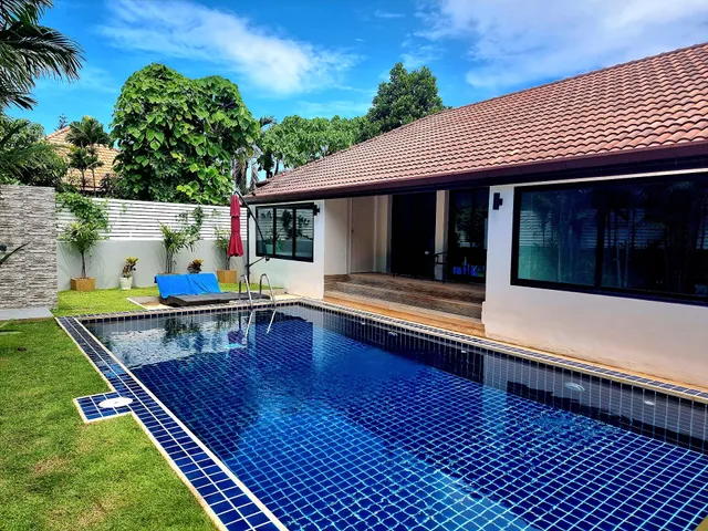 Sanook villas Nai Harn Beach