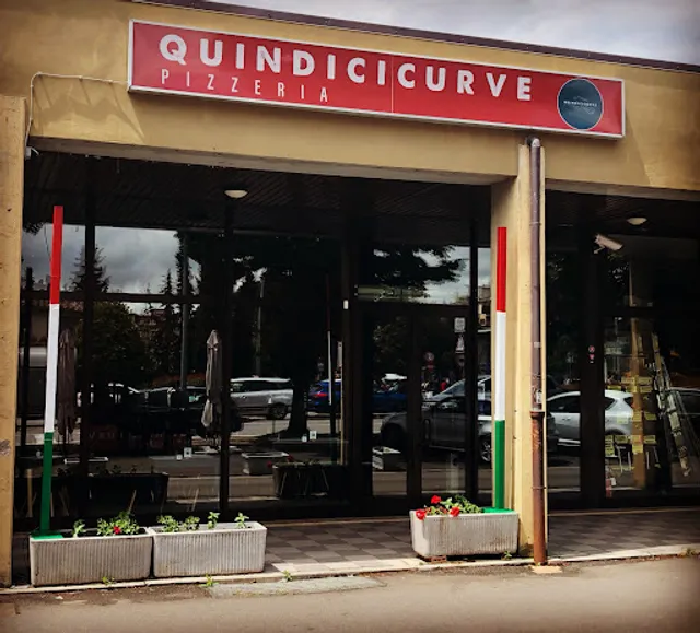 QUINDICICURVE PIZZERIA - BISTRÒ “PIZZERIA ECCELLENTE - 50 TOP PIZZA ITALIA 2025”