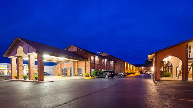 Best Western Falcon Plaza - Bowling Green
