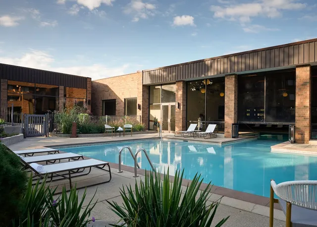 Sheraton Grand Rapids Airport Hotel