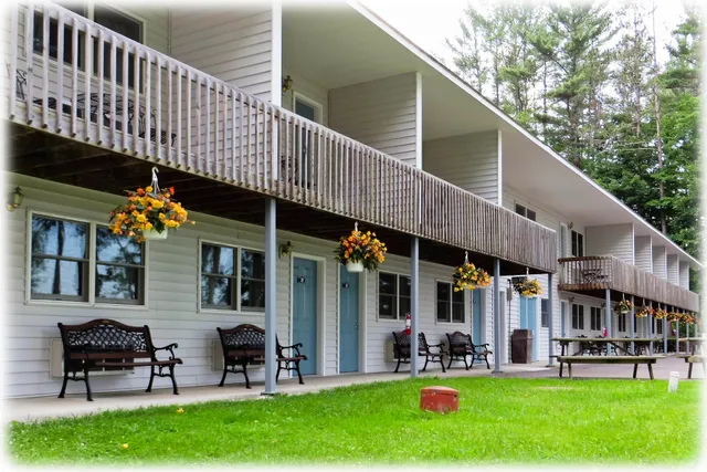 Bayside Inn & Marina