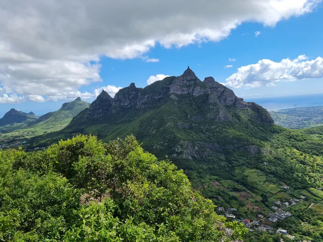 Deux Mamelles - Hiking and Exploring Mauritius meeting Point