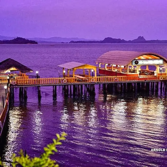 Silangang Nayon Park and Restaurant