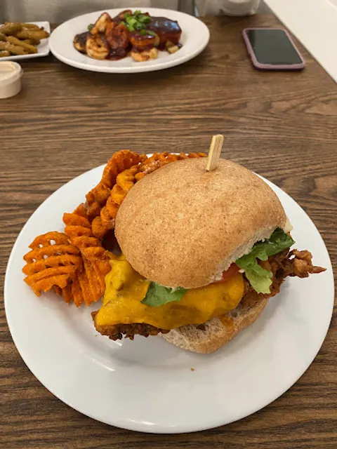 Luna Bar & Grill South