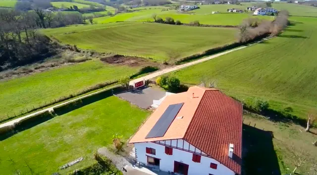 GîTE GOITIAYA : Gîte haut de gamme, grande capacité en Pays Basque, à la campagne au calme, proche Saint-Palais et Bayonne