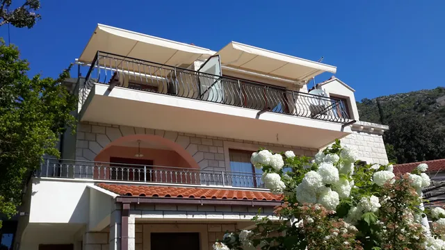 Apartments sour orange